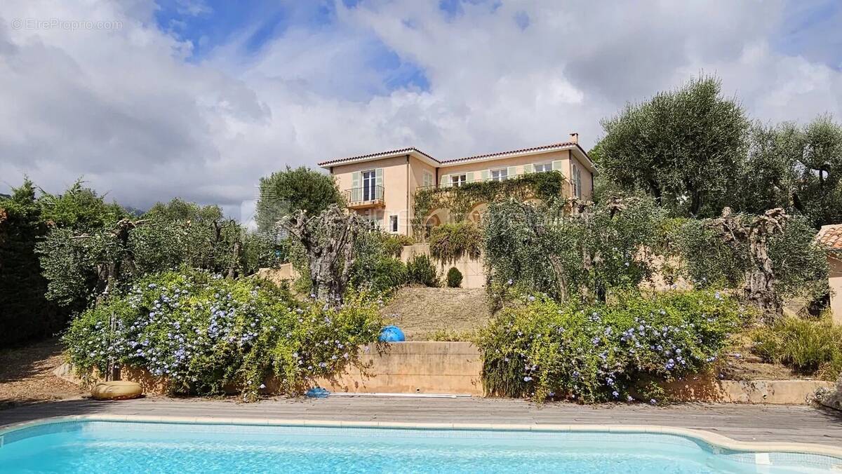 Photo Maison à Menton au prix de 3 950 000€