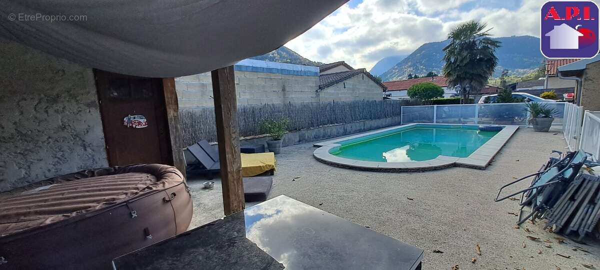 Maison à FOUGAX-ET-BARRINEUF