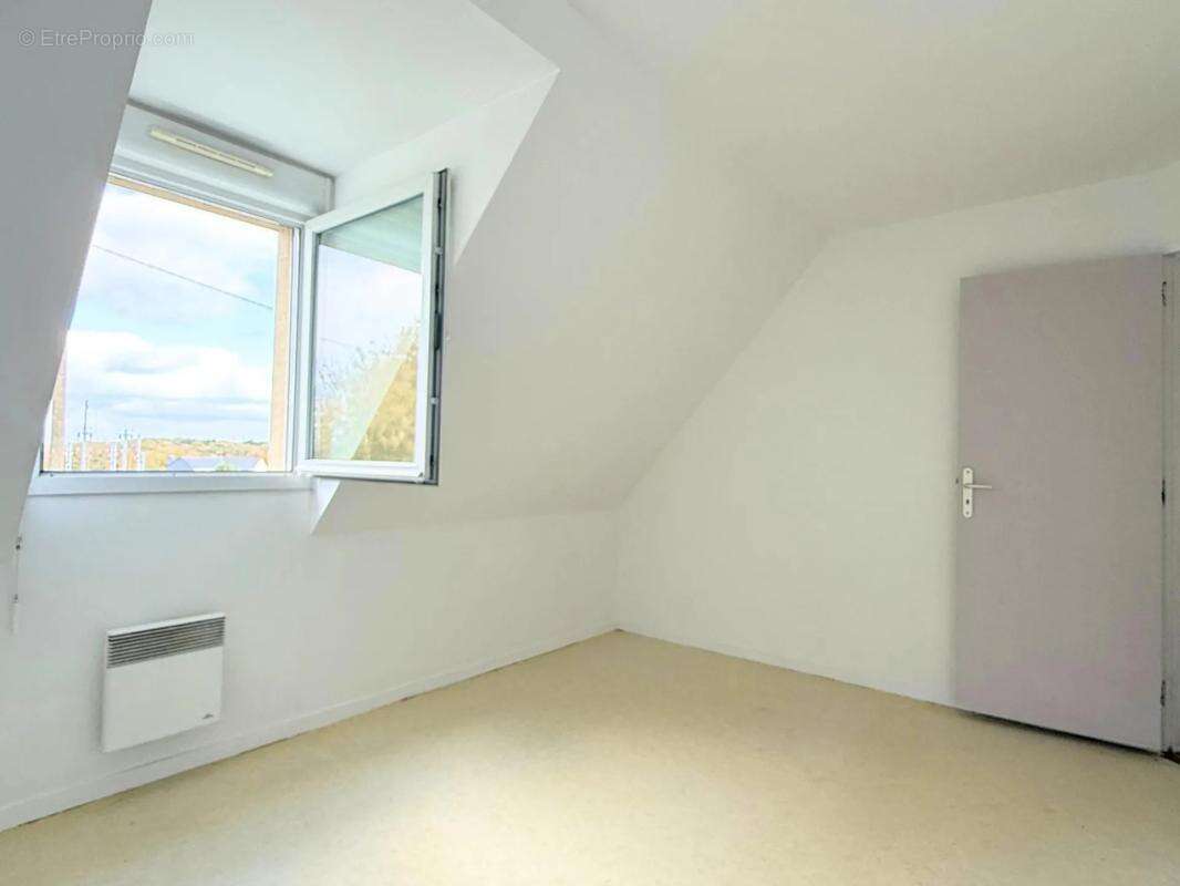 Maison à LA MEAUGON