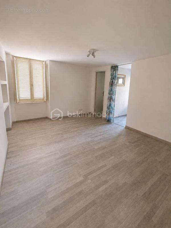 Maison en pierre de caractère de 190 m² avec dépendance – Boynes - photo 6