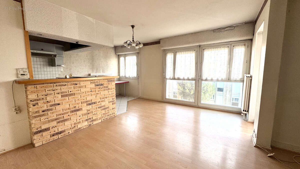 Appartement à CORBEIL-ESSONNES