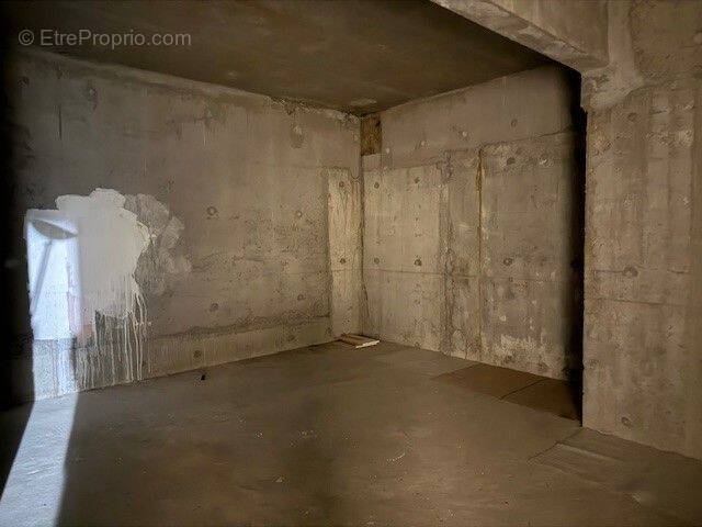 Commerce à DIVONNE-LES-BAINS