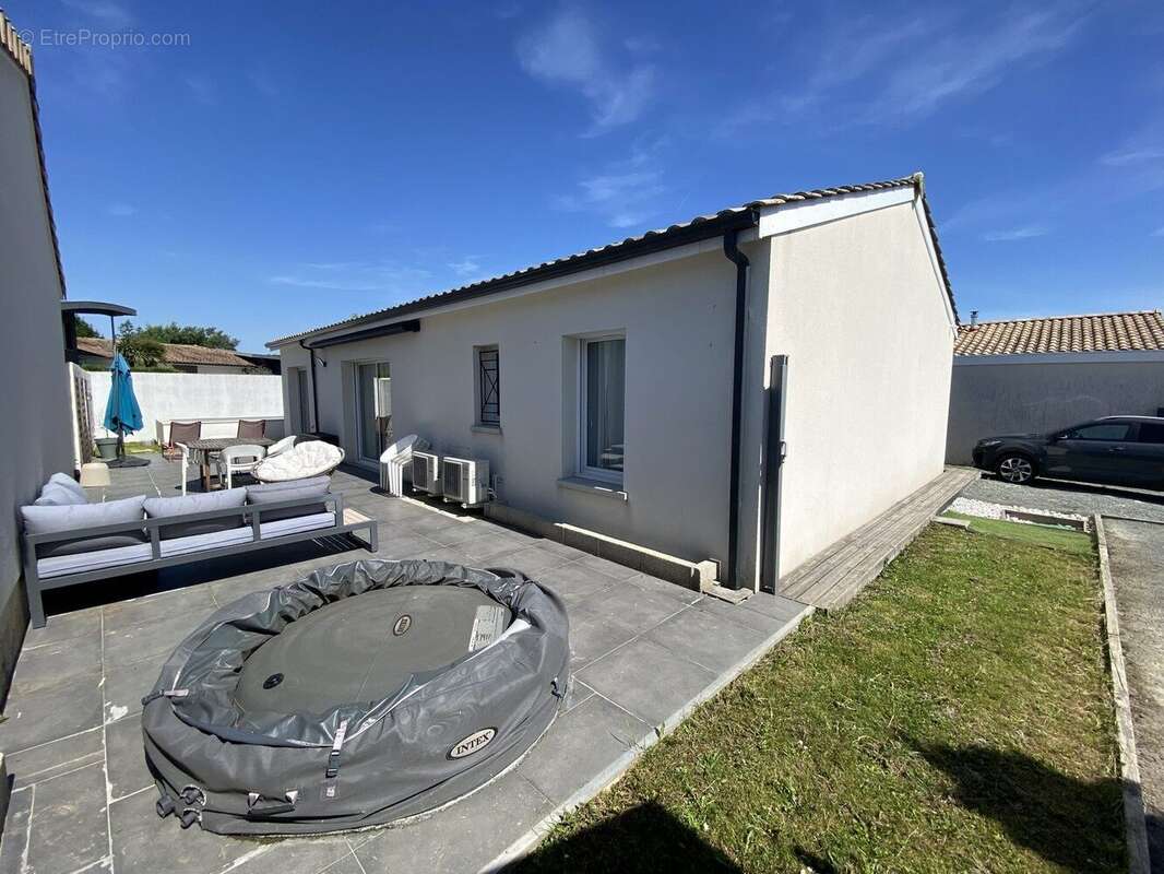 Maison 97 m² à Saint-Germain-Du-Puch  - photo 6
