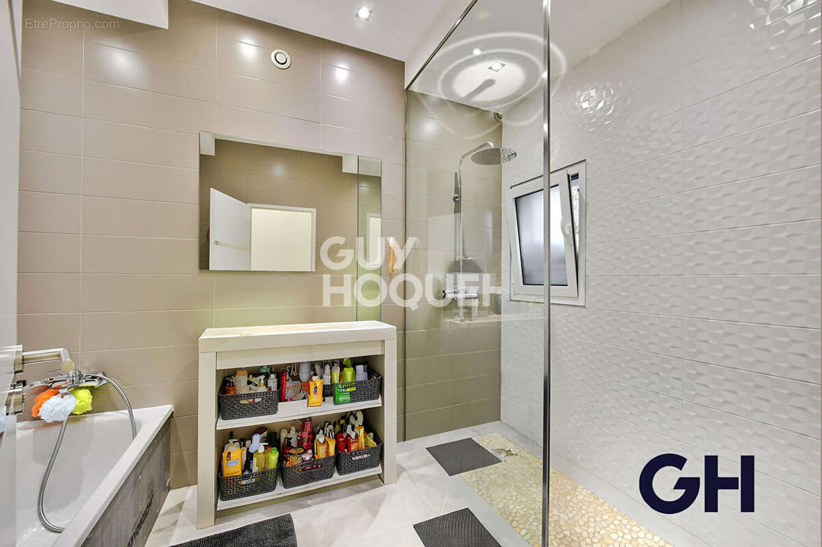 Maison à VILLEURBANNE