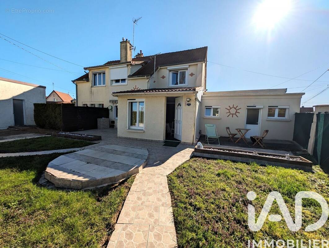 Photo 1 - Maison à ROYE