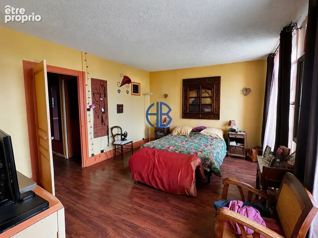 Élégante demeure de caractère aux volumes généreux, avec piscine et cinq suites, au coeur d'un environnement préservé - photo 8