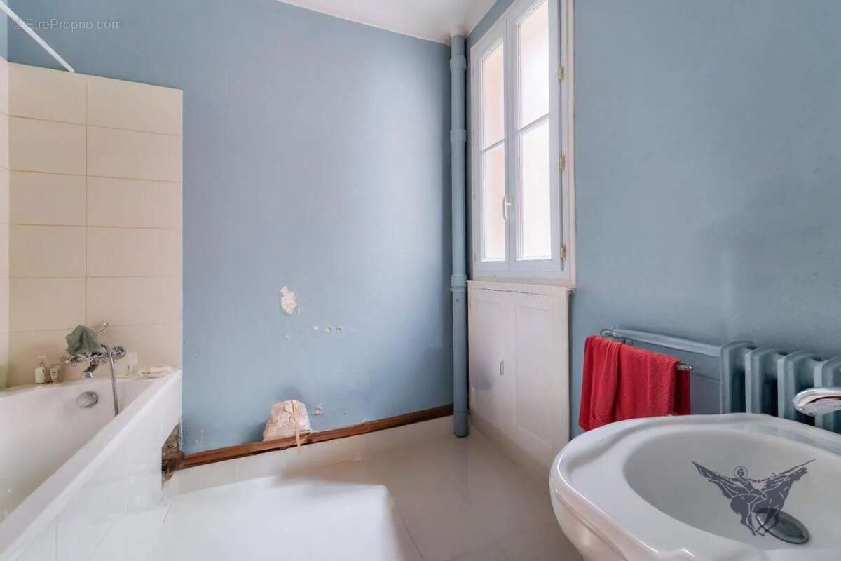 Appartement à PARIS-20E