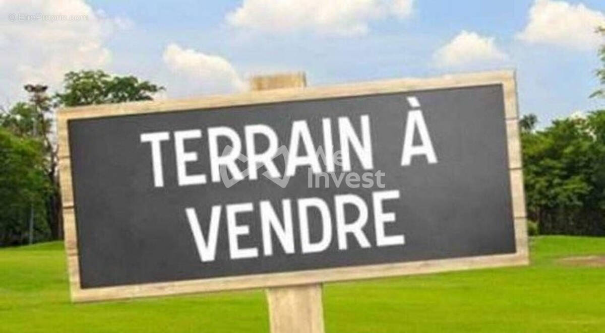 Terrain à LEUDEVILLE