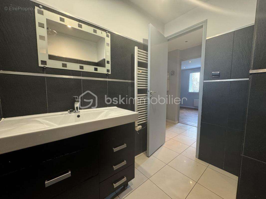 Joli T3 Meublé dans Secteur recherché de Saint-Martin-d’Hères! - photo 9