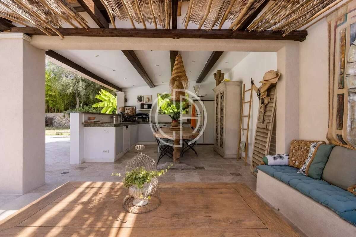 Maison à MOUGINS