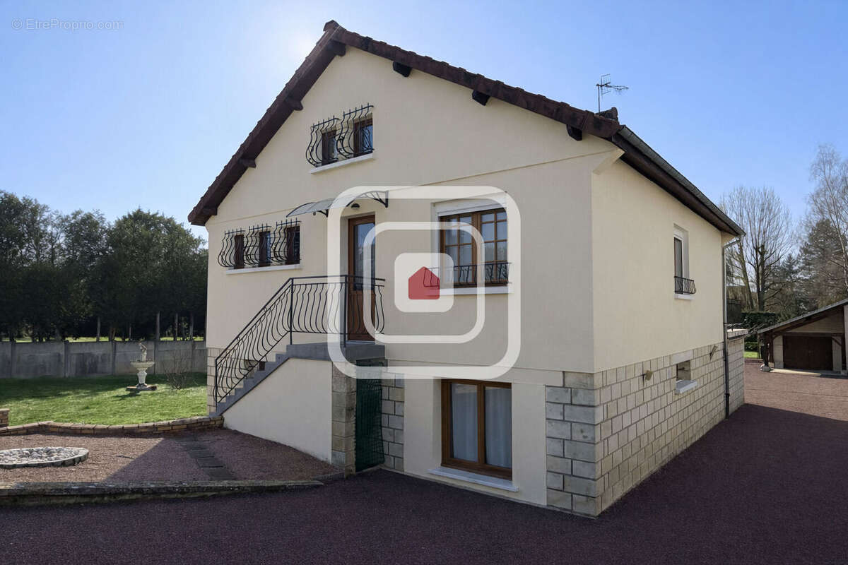 Maison à VAILLY-SUR-AISNE