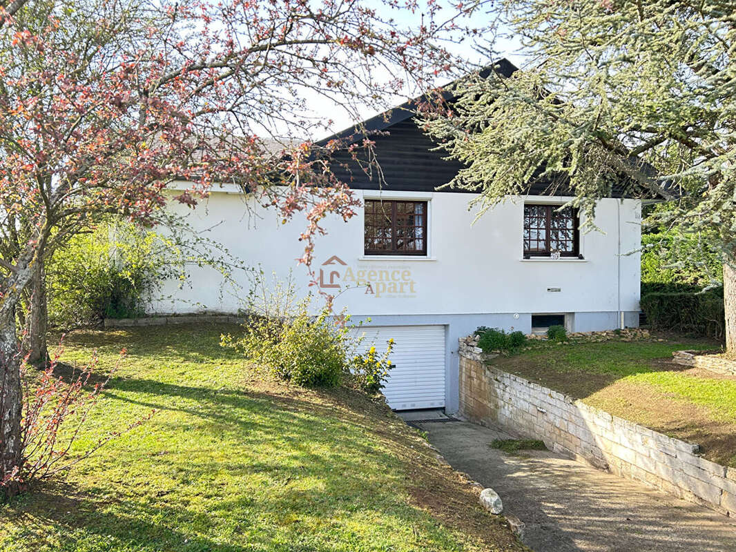 Maison à BELLENGREVILLE