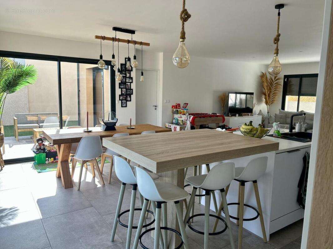 Maison à RESTINCLIERES