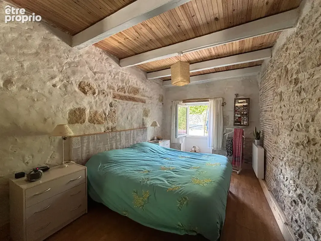 Maison de Caractère de Trois Chambres avec un gîte, Jardin et Grange - photo 7