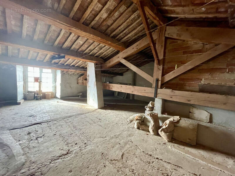 Maison à SAINT-CANNAT