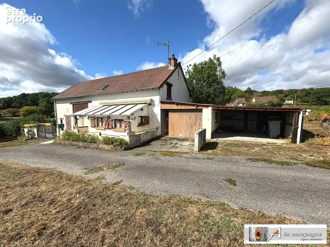 Maison 114 m² à Saint-Julien-La-Genete  - photo 4