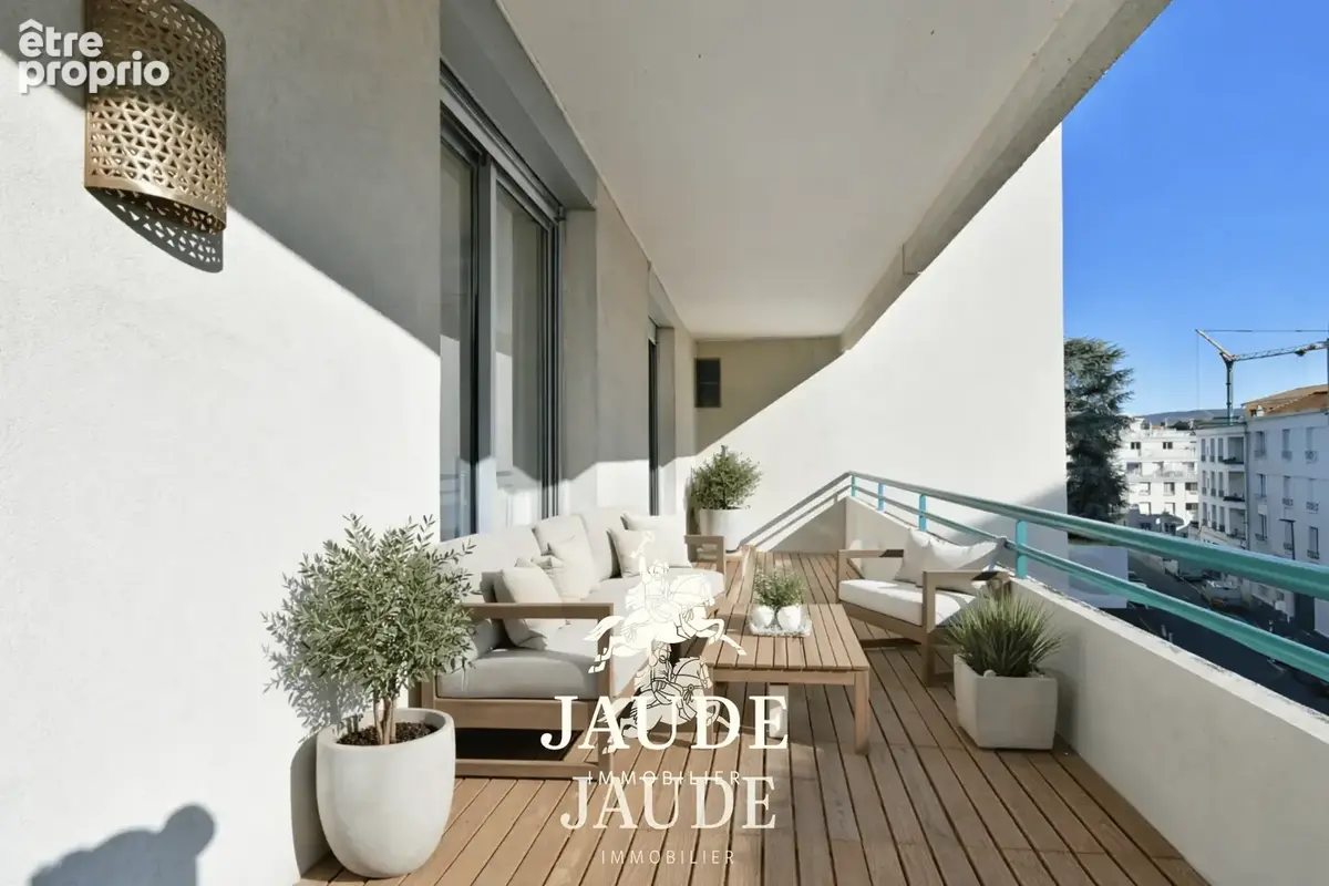 Appartement de 135 m2 en ÉTAGE ÉLEVÉ avec terrasses, cave et garage double   Rue Colbert, Résidence Nymphéas, - photo 5