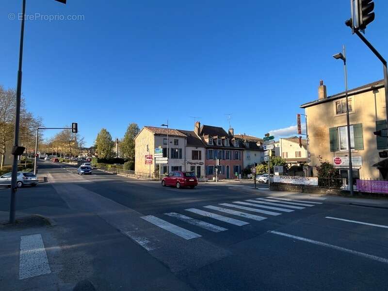 Commerce à TOURNUS