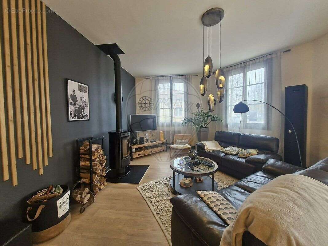 Maison à VARENNES-VAUZELLES