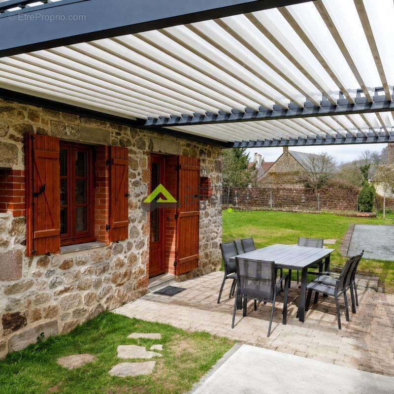 Maison de caractère rénovée avec piscine, sauna et potentiel - photo 2