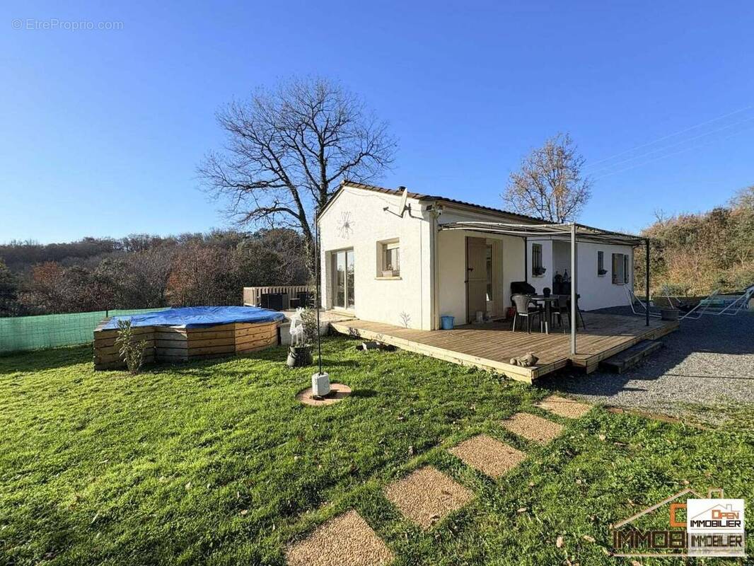 Maison à CARSAC-AILLAC