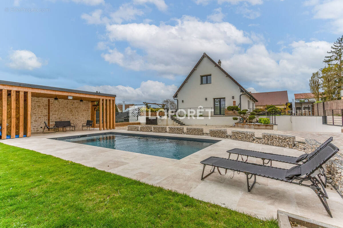 Maison à SAINT-MAURICE-MONTCOURONNE