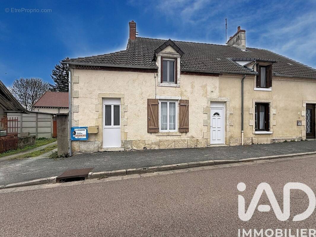 Photo 1 - Maison à SAINT-PIERRE-LE-MOUTIER