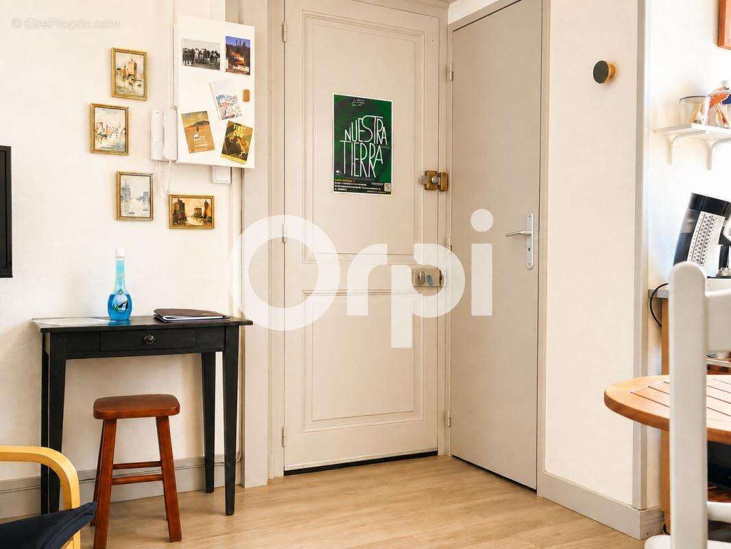 À VENDRE – Studio proche centre ville, universités et gare de La Rochelle - photo 4
