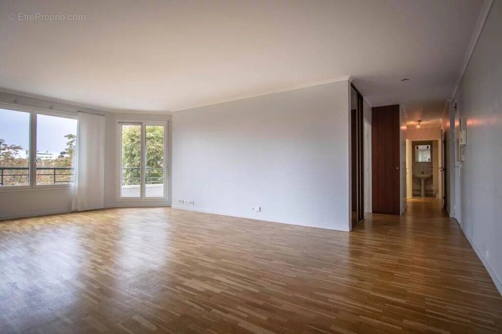 Appartement à LEVALLOIS-PERRET