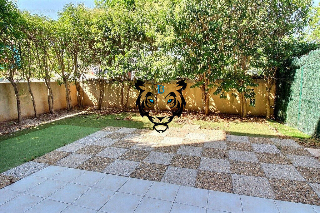 Appartement à ROQUEBRUNE-SUR-ARGENS