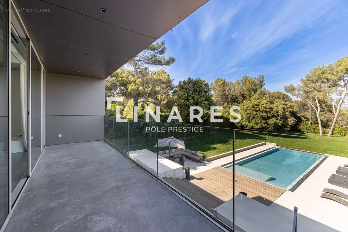 LA CONTEMPORAINE - Villa d’architecte de 529m2  - Vue Sainte-Victoire et prestations d’exception - 13100 - photo 28