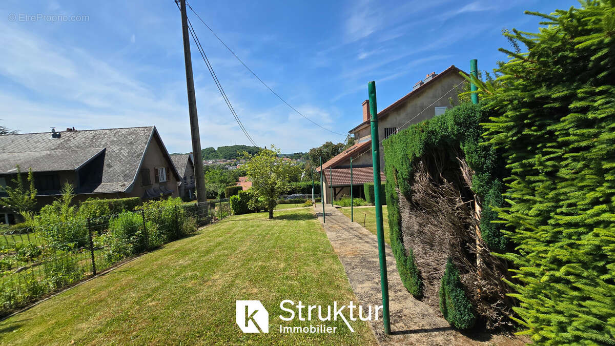 Maison à AUDUN-LE-TICHE