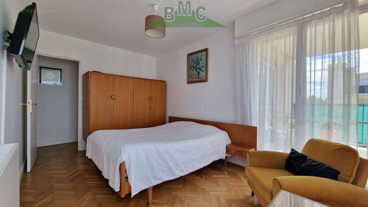 Appartement à LE PLESSIS-BOUCHARD