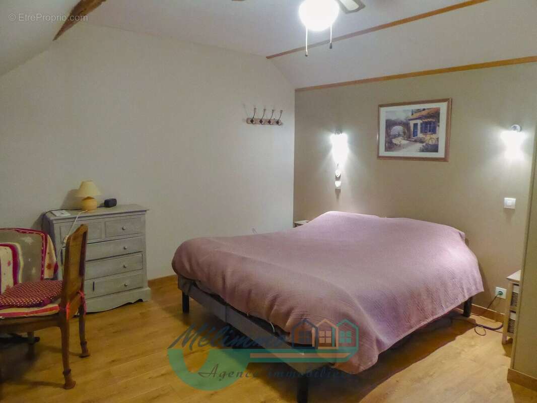 Maison à COULANGERON