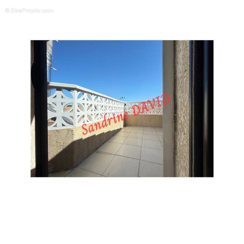 Appartement à PORT-SAINT-LOUIS-DU-RHONE