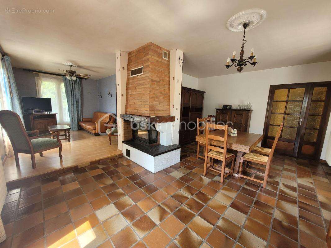 Maison à LA SALVETAT-SAINT-GILLES