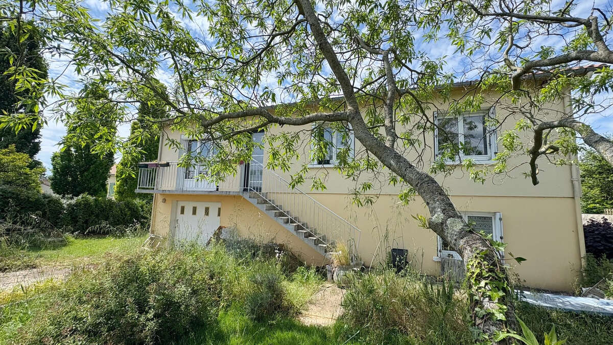 Maison à VOUILLE
