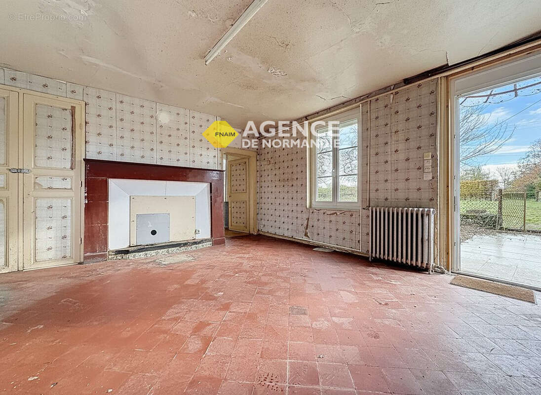 Maison à MONTREUIL-L'ARGILLE