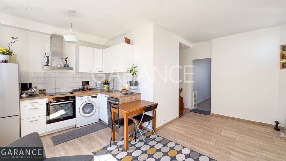 Appartement à MONTROUGE