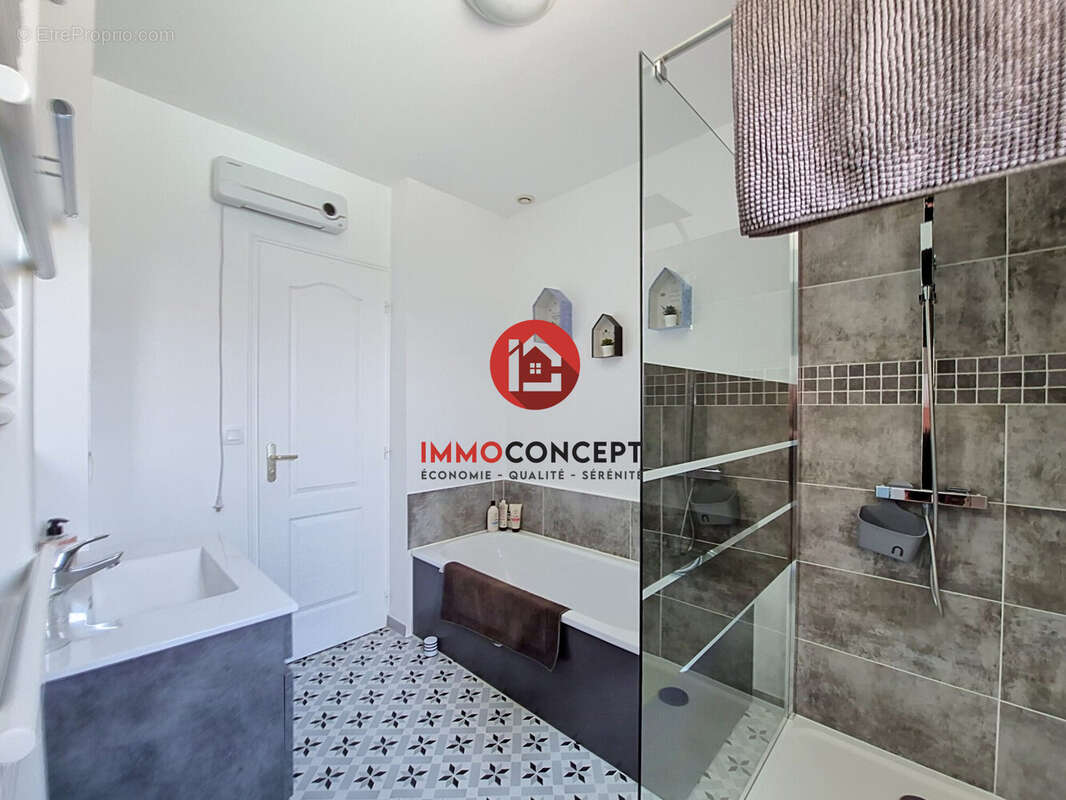 Maison 127 m² à Roquemaure  - photo 9