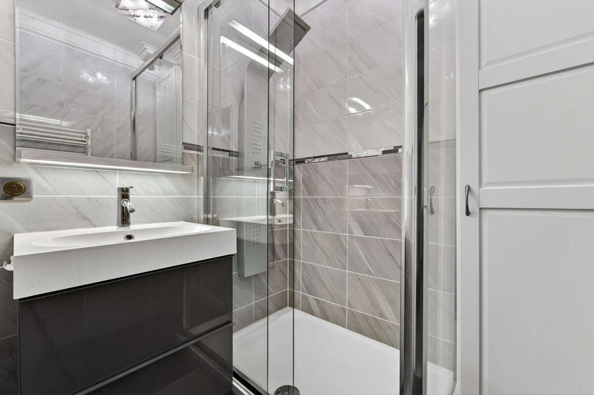 Appartement à PARIS-18E
