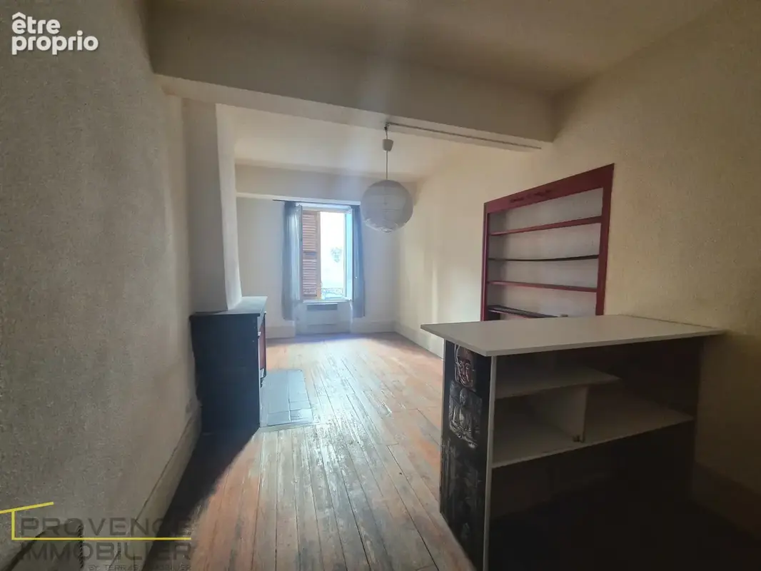 Immeuble de rapport avec local commercial + 2 appartements à vendre à Montélimar - photo 4