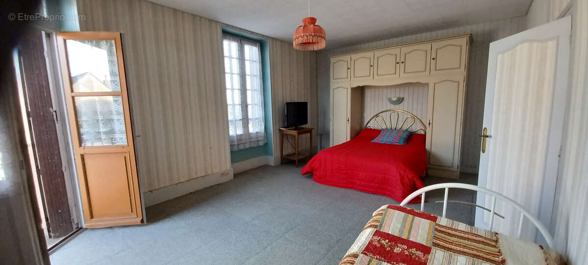 Maison à SAINT-LEOPARDIN-D&#039;AUGY