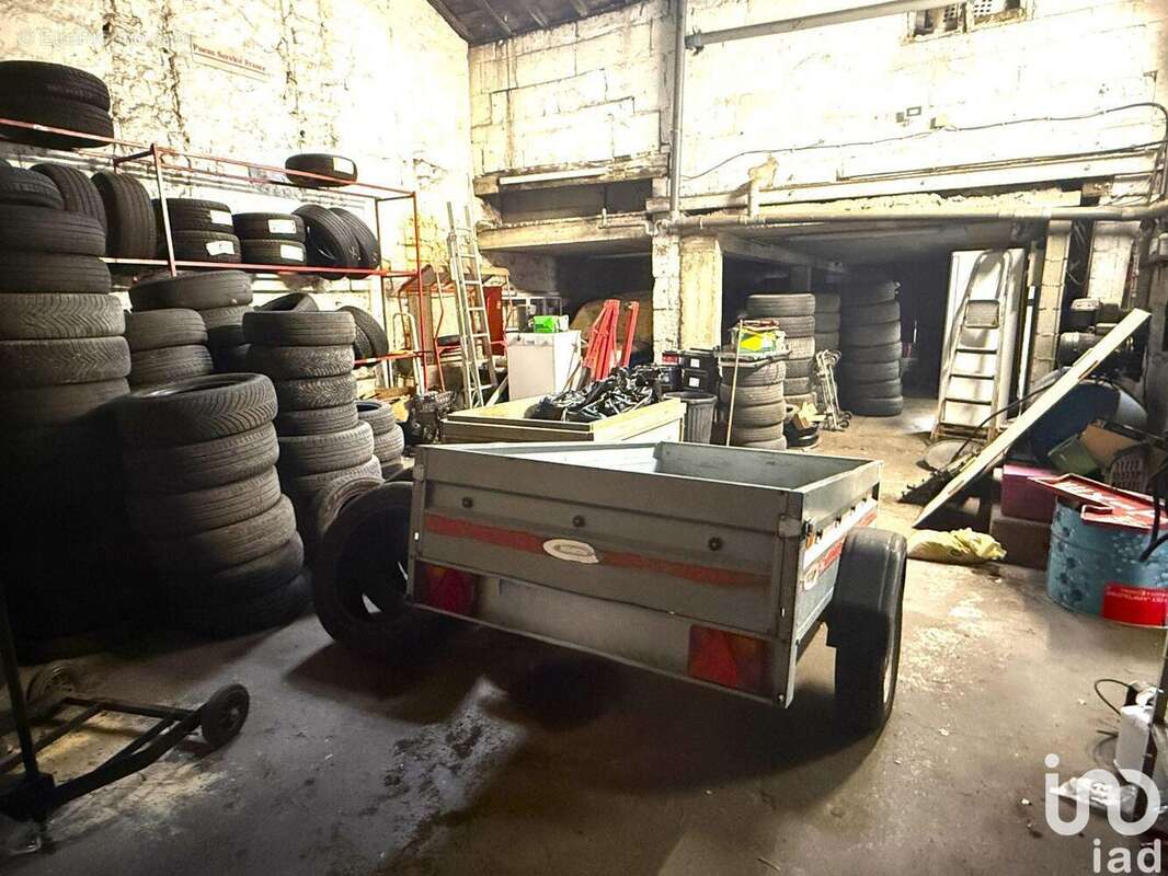 Photo 2 - Commerce à JONZAC