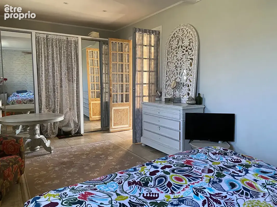 A deux pas de la Cité Médiévale, Maison de maître 350 m² - photo 3