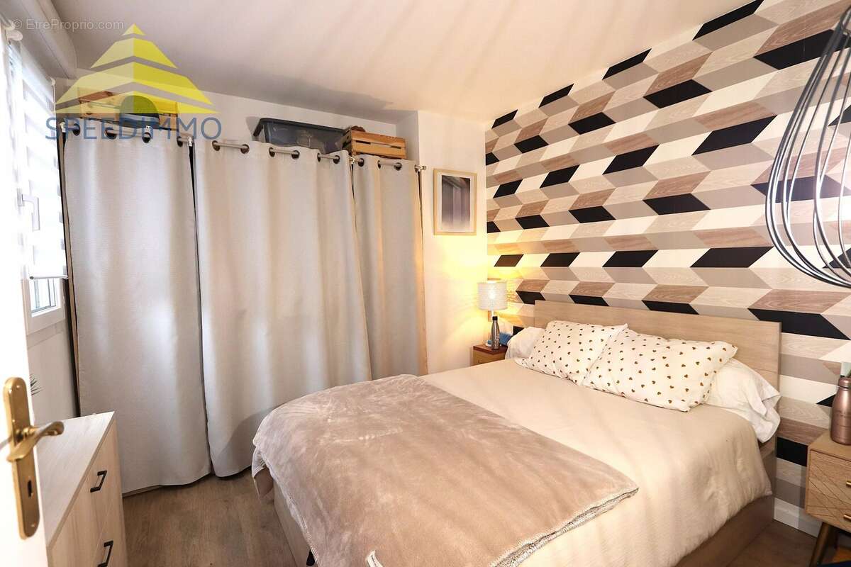 Appartement à MANDRES-LES-ROSES