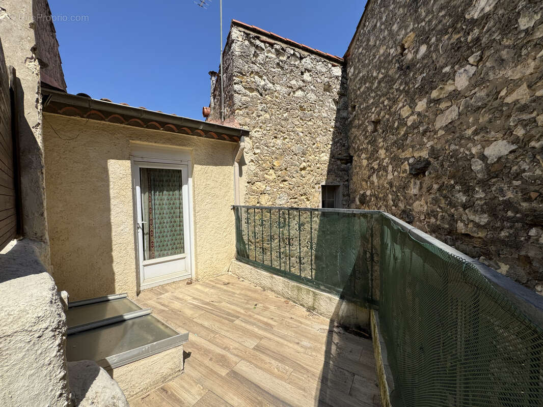 Maison de village avec terrasse et garage à Coursan (11110) - photo 8