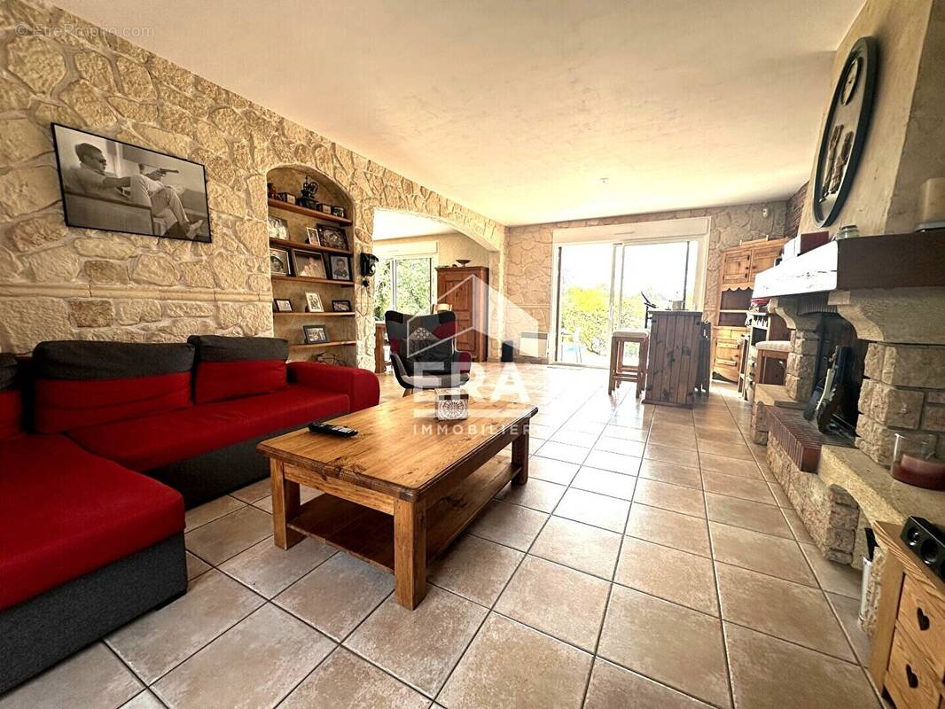 Maison à VILLENEUVE-LA-GUYARD