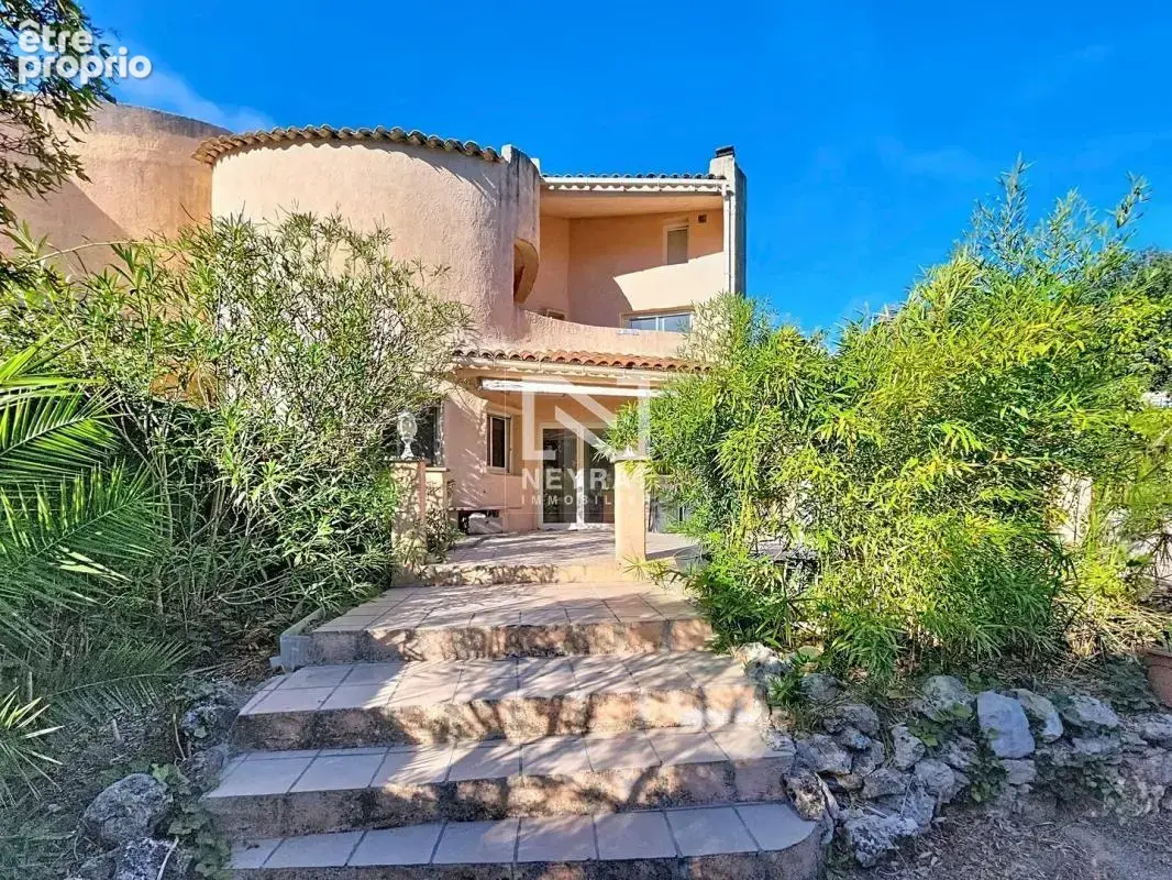 Photo Maison à Saint-Paul-En-Foret au prix de 269 000€