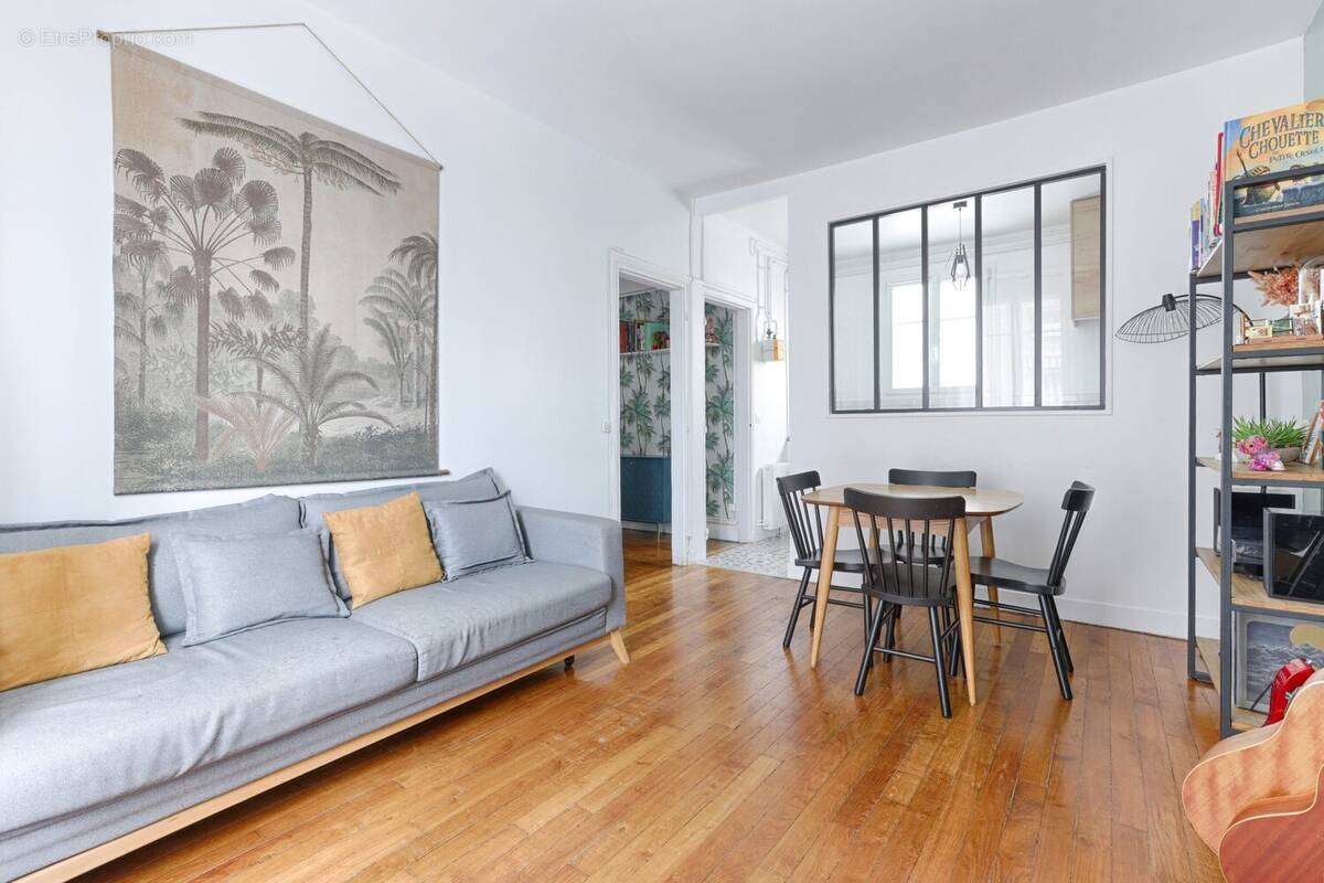 Appartement à COURBEVOIE